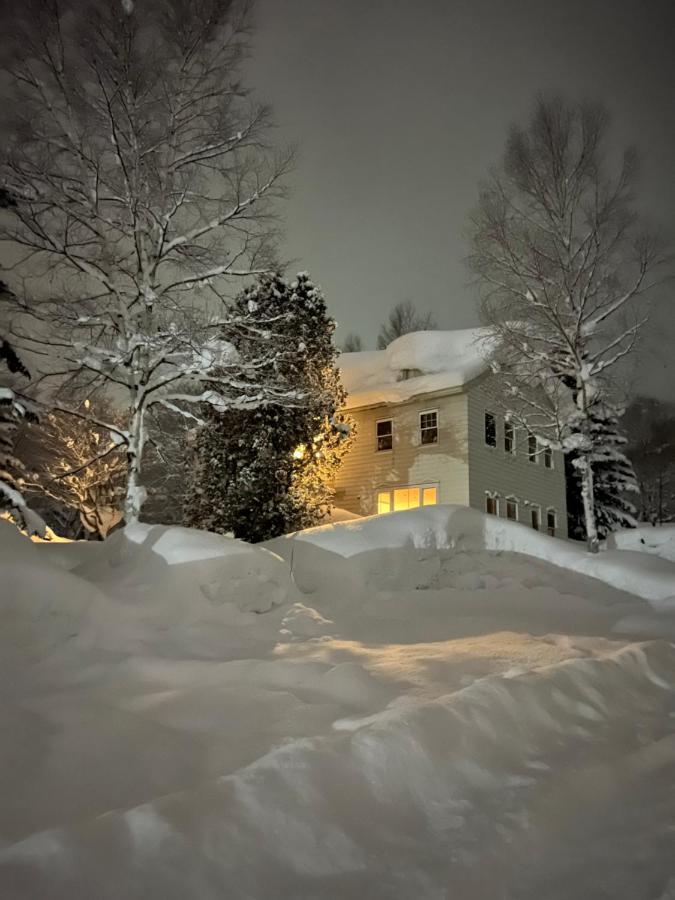 Chalet Banff - 6 Bedroom 6 Bathroom Ski Lodge Нисеко Екстериор снимка